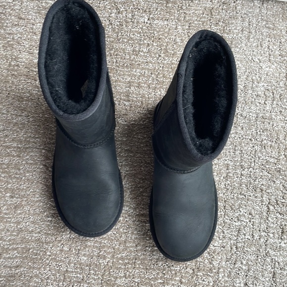 Ugg boots worn once - Picture 3 of 4